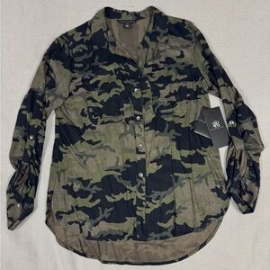 Rock & Republic Camouflage button up. NWT. Size XS.